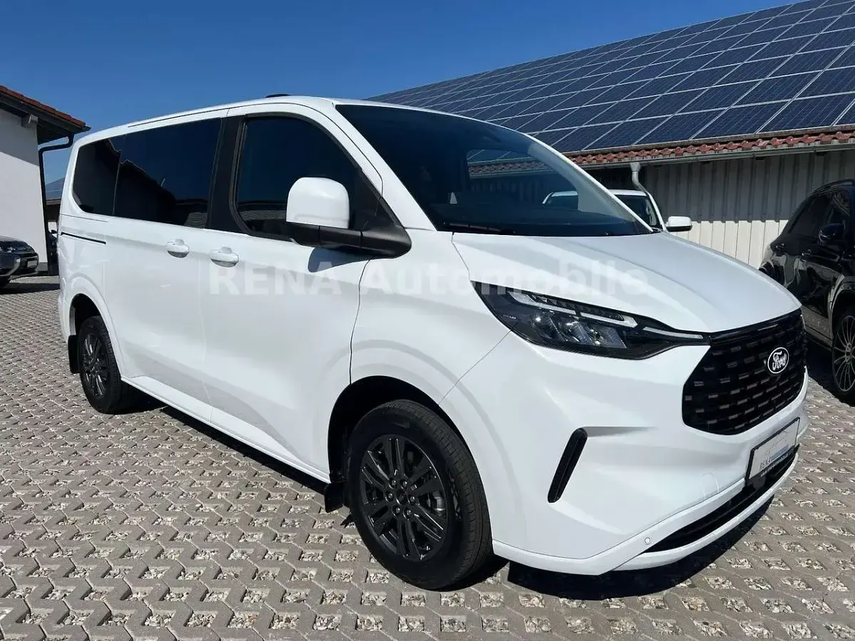Neu Ford Tourneo Custom Titanium 150 PS (110 kW) 2026 Frozen white Van