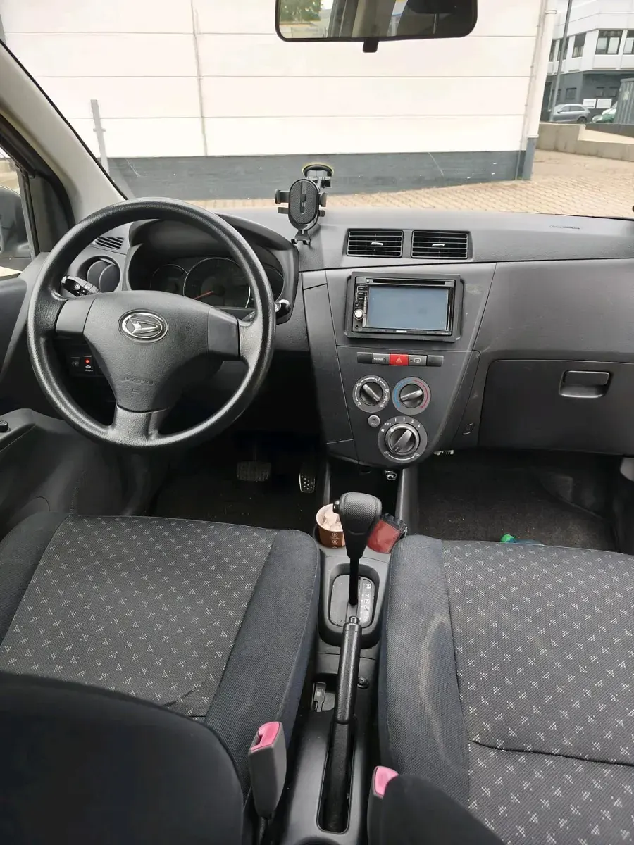 Gebraucht Daihatsu Cuore 69 PS (50 kW) 2008 Silber Kleinwagen