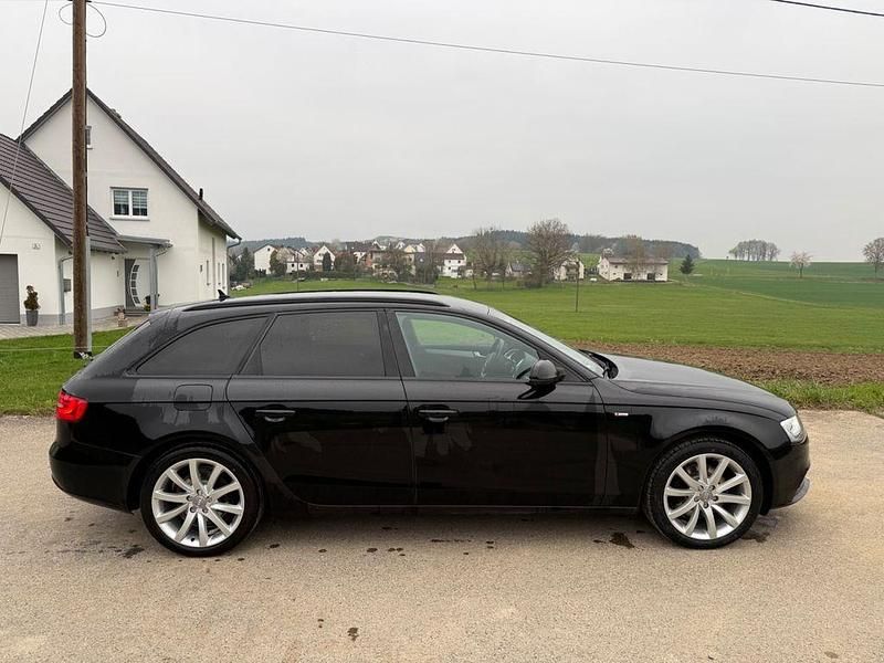 Gebraucht Audi A4 Ambiente 150 PS (110 kW) 2015 Schwarz Kombi