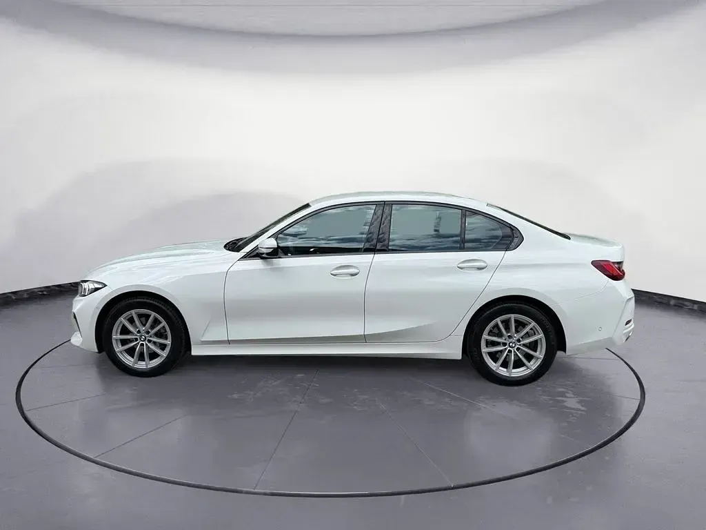 Gebraucht BMW 318 156 PS (114 kW) 2025 Weiß Limousine
