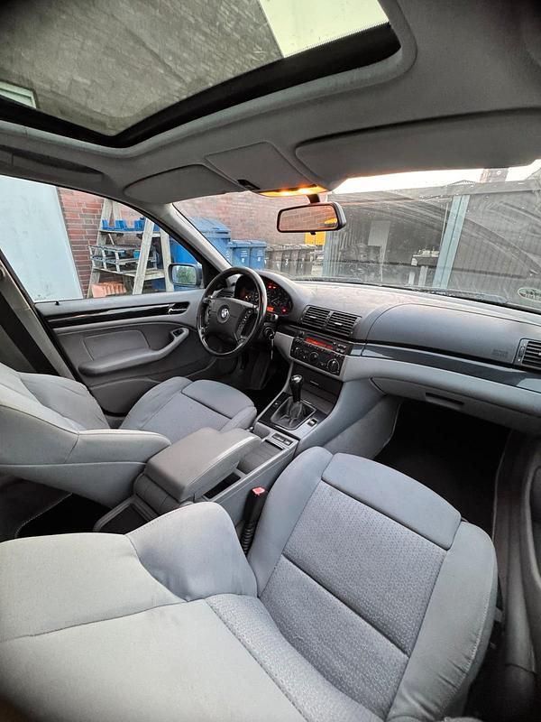 Gebraucht BMW 318 143 PS (105 kW) 2002 Blau Kombi