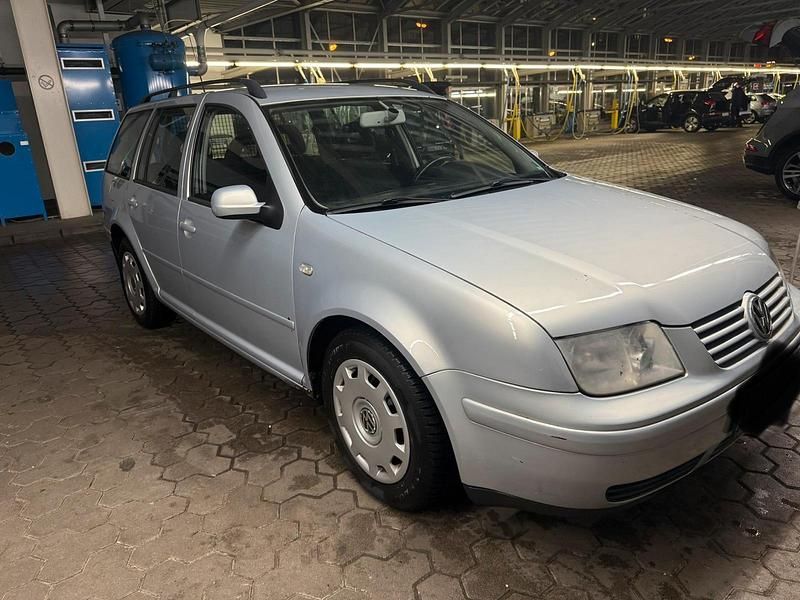 Silber Gebraucht 2001 VW Bora Limousine | 1.650 € (Fairer Preis) - Bild 1/4