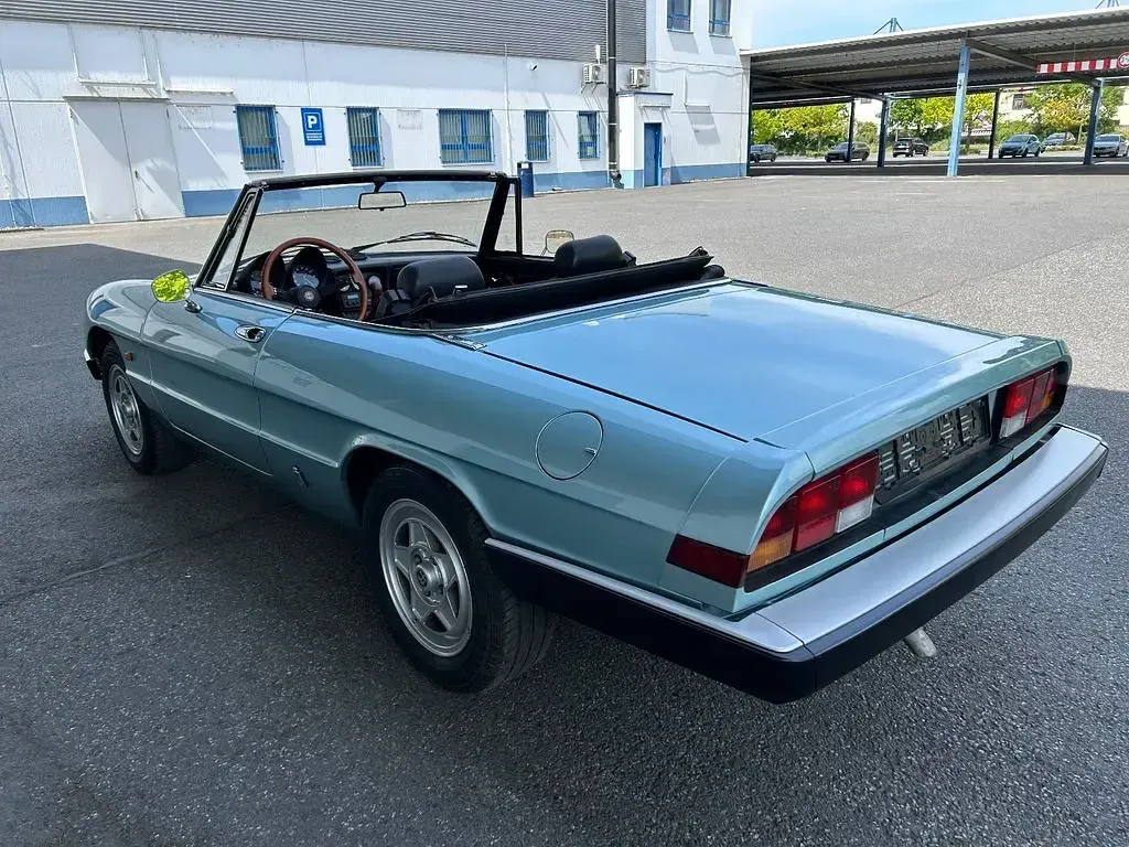 Gebraucht Alfa Romeo Spider 103 PS (75 kW) 1984 Blau Cabrio