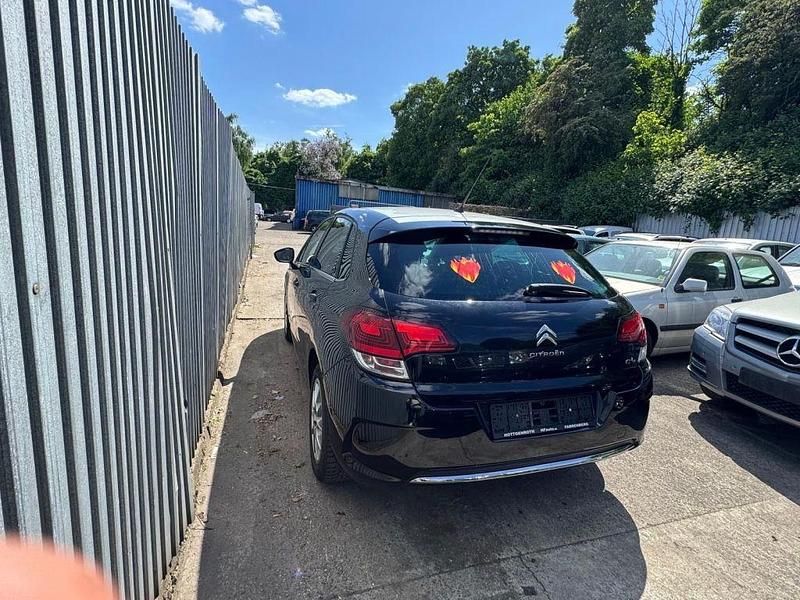 Gebraucht Citroën C4 Attraction 131 PS (96 kW) 2015 Schwarz Limousine