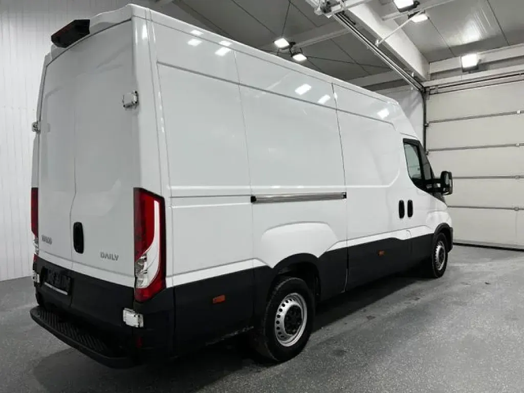Gebraucht Iveco Daily 156 PS (114 kW) 2024 Bianco ic 194 (weiss) Van
