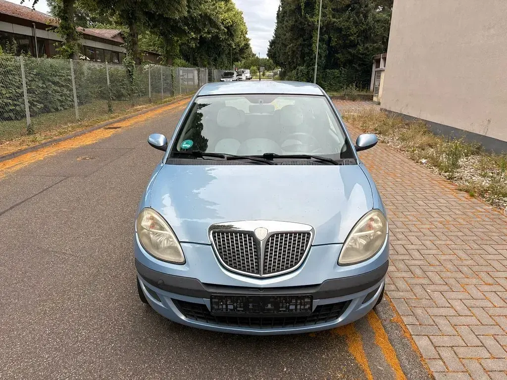 Gebraucht Lancia Ypsilon 60 PS (44 kW) 2006 Blau Kleinwagen