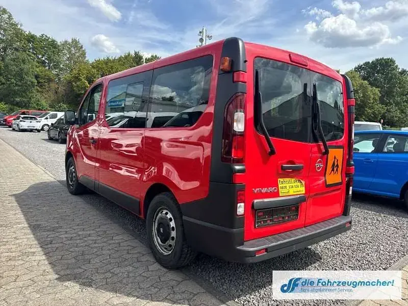 Gebraucht Opel Vivaro 95 PS (69 kW) 2016 Rot Van / Kleinbus