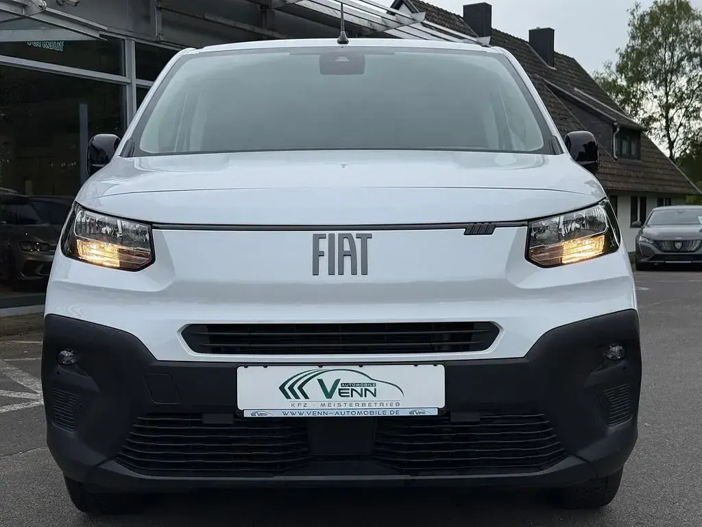 Usata Fiat Doblò 131 CV (96 kW) 2024 Bianco Monovolume