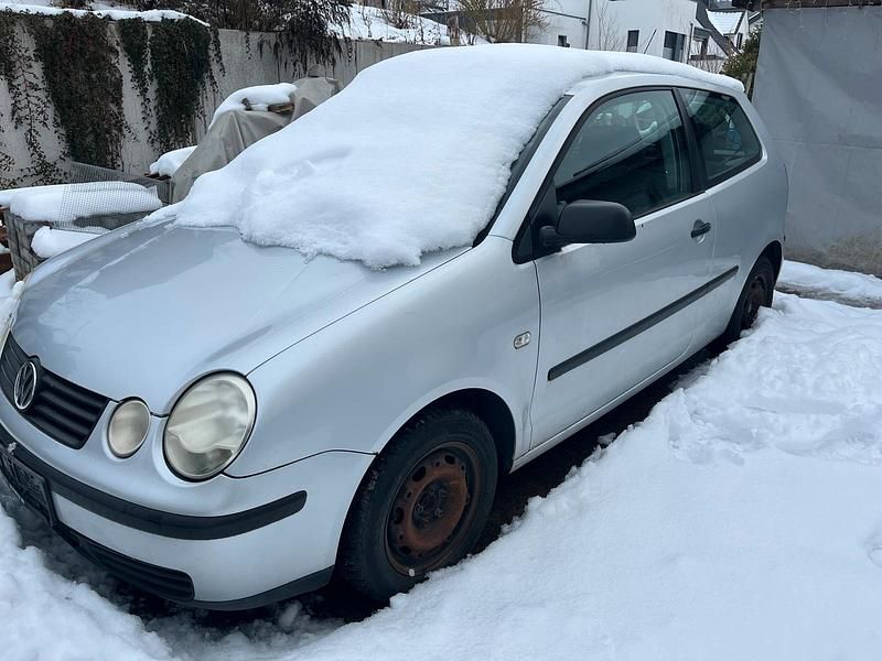 Grau Gebraucht 2003 VW Polo Kleinwagen | 500 € (Superpreis) - Bild 1/2