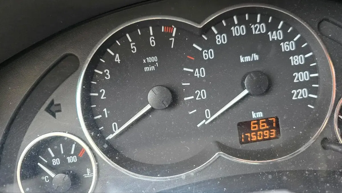 Gebraucht Opel Meriva 90 PS (66 kW) 2005 Schwarz Van / Kleinbus