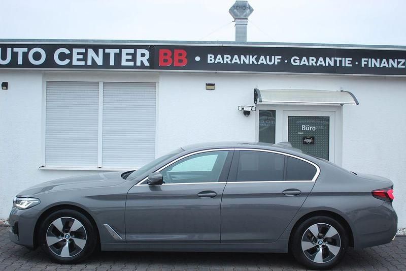 Gebraucht BMW 520 Performance 190 PS (139 kW) 2022 Grau Limousine