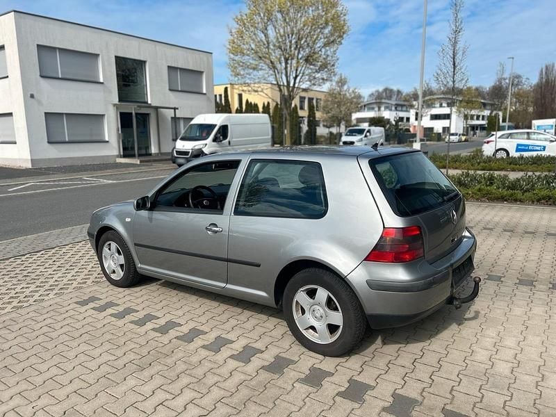 Gebraucht VW Golf IV 75 PS (55 kW) 2004 Silber