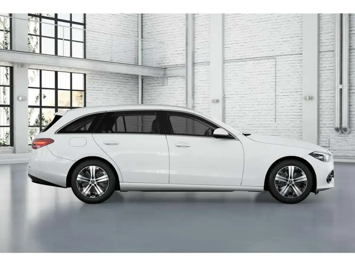 Gebraucht Mercedes C180 Avantgarde 170 PS (125 kW) 2025 Weiß Kombi
