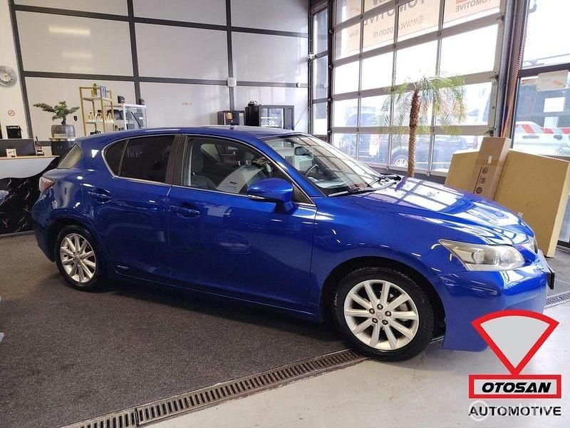 Gebraucht Lexus CT200h Business Edition 99 PS (72 kW) 2011 Blau Limousine