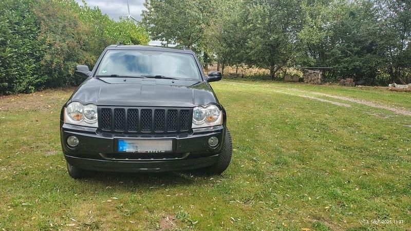 Schwarz Gebraucht 2007 Jeep Grand Cherokee Overland SUV | 10.199 € (Teuer) - Bild 1/4