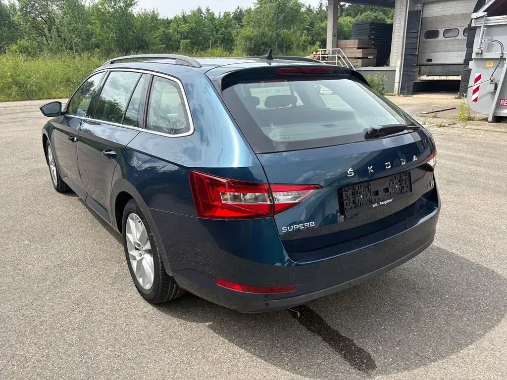 Gebraucht Skoda Superb Ambition 218 PS (160 kW) 2020 Blau Kombi
