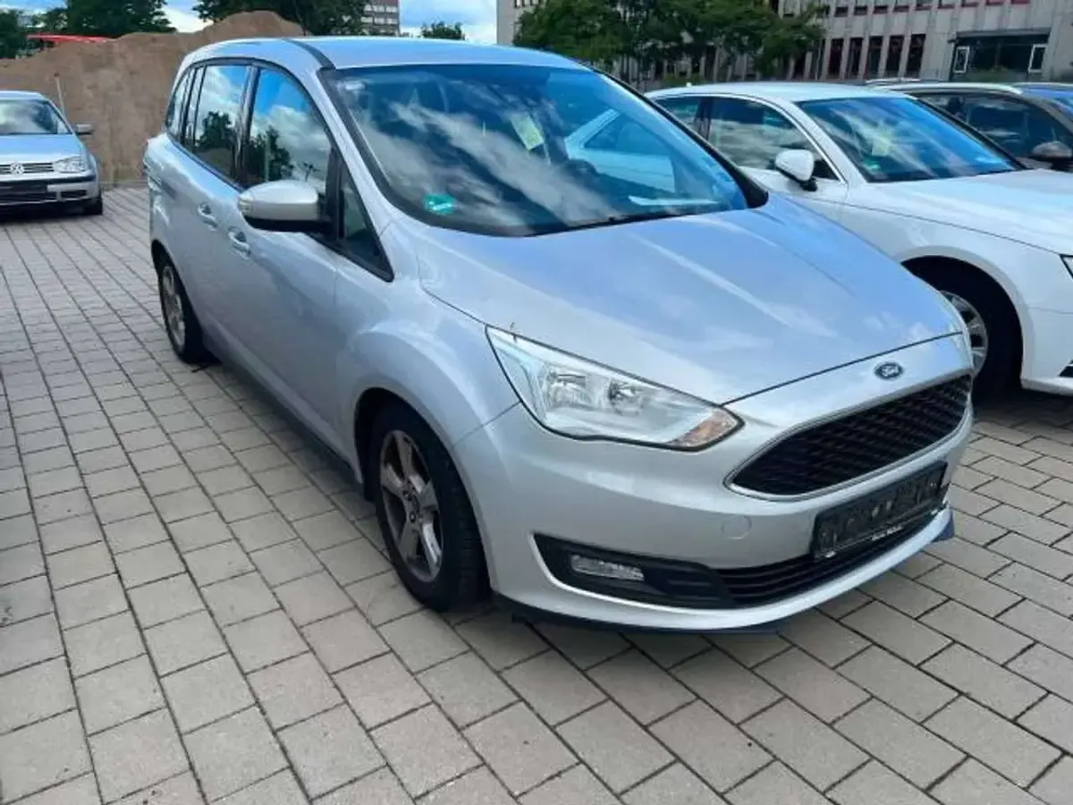 Gebraucht Ford Grand C-Max 150 PS (110 kW) 2017 Polarsilber metallic Van / Kleinbus