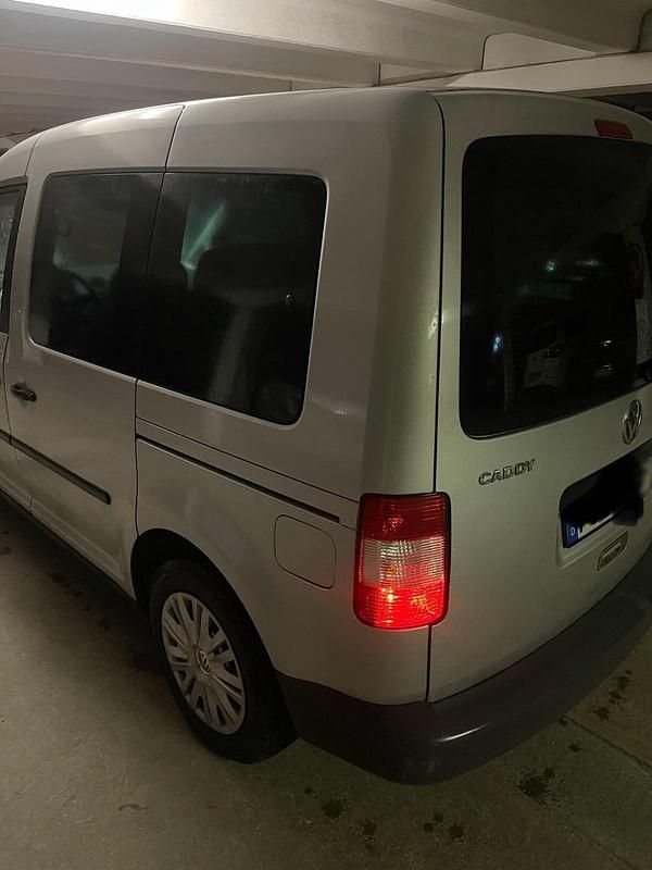 Gebraucht VW Caddy 105 PS (77 kW) 2006 Silber Van / Kleinbus
