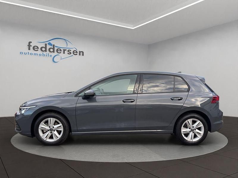 Gebraucht VW Golf VIII Life 131 PS (96 kW) 2023 Delfingrau metallic (metallic) Limousine