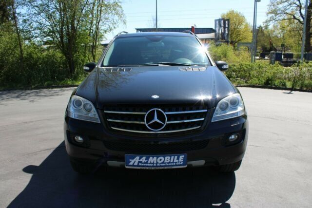 Gebraucht Mercedes ML280 190 PS (139 kW) 2007 Schwarz metallic SUV