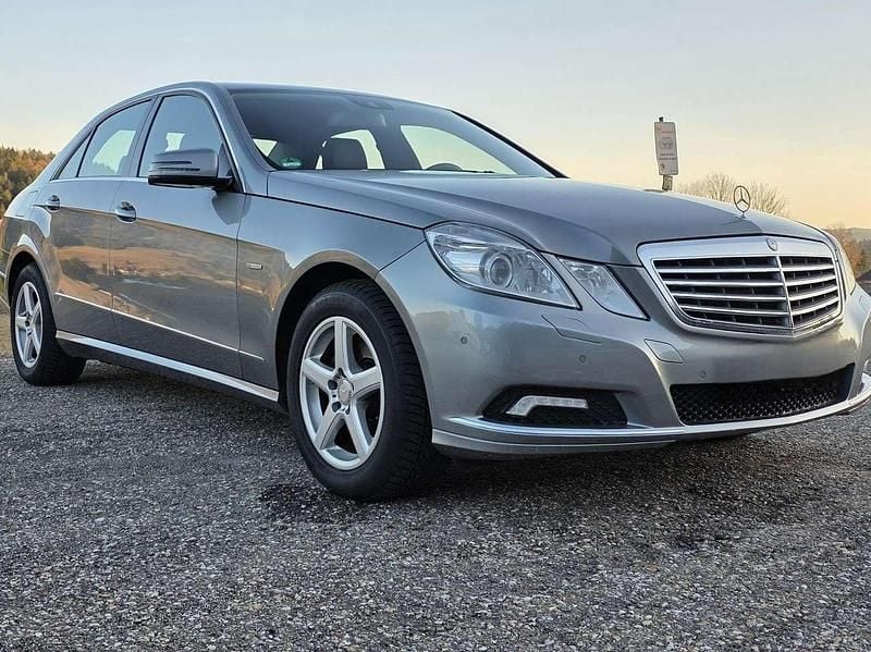 Gebraucht Mercedes E350 Elegance 292 PS (214 kW) 2010 Silber Limousine