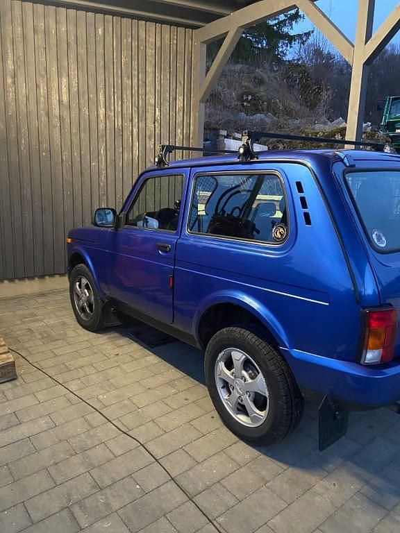 Gebraucht Lada Urban 83 PS (61 kW) 2019 Blau SUV