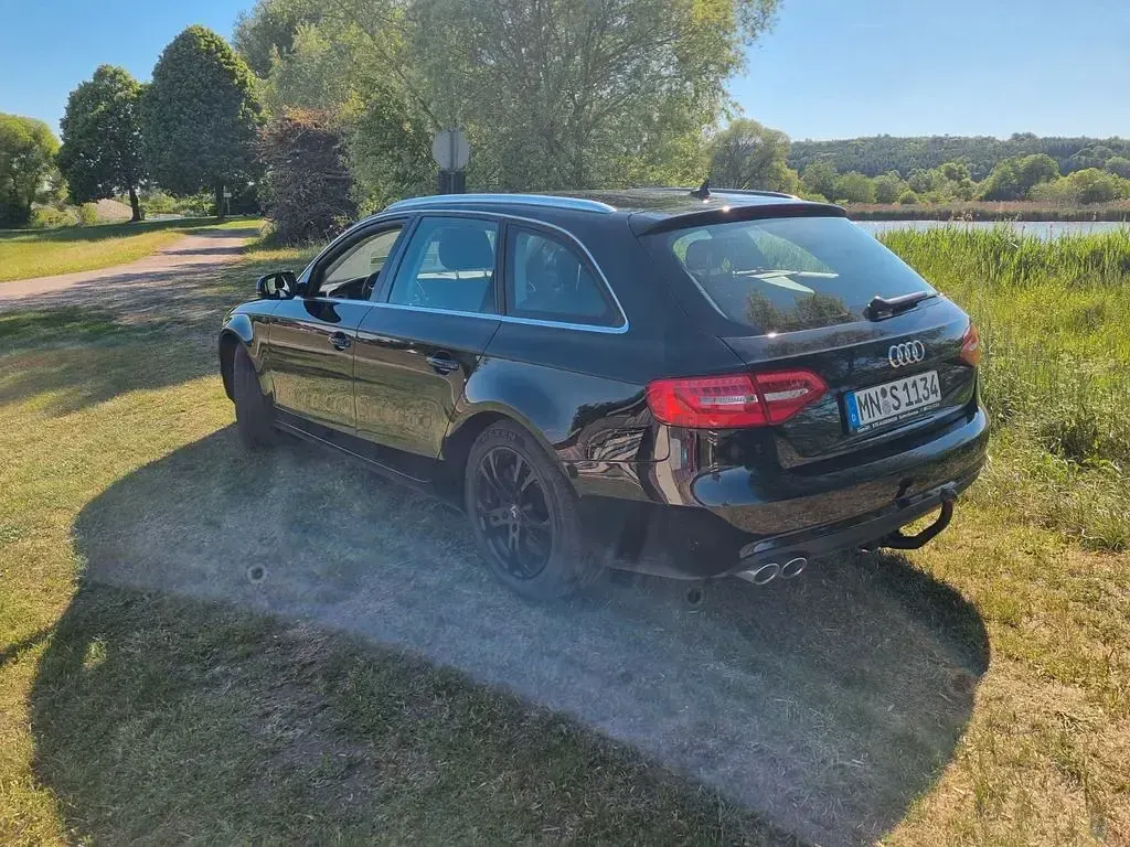 Gebraucht Audi A4 Ambiente 190 PS (139 kW) 2015 Schwarz Kombi