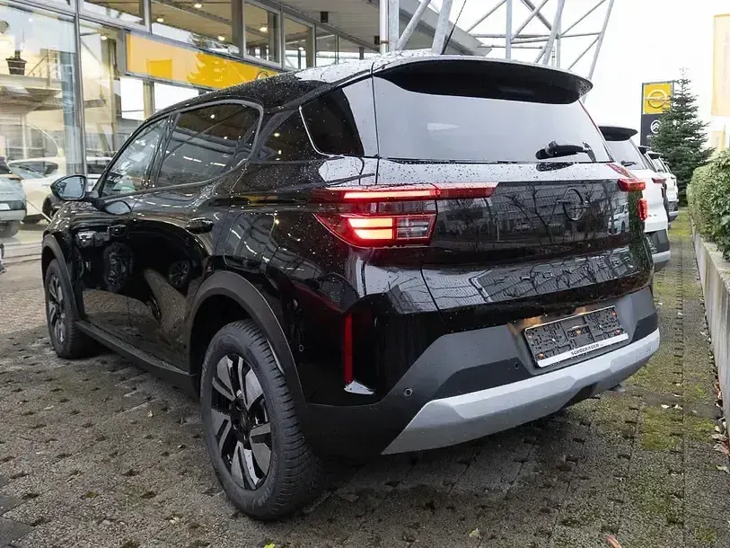 Neu Opel Frontera 145 PS (106 kW) 2026 Schwarz SUV