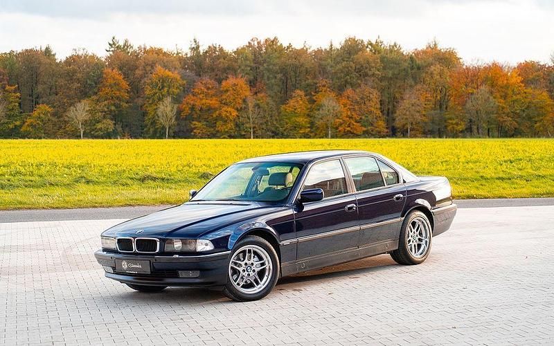 Blau Gebraucht 1997 BMW 740 Limousine | 29.900 € - Bild 1/4