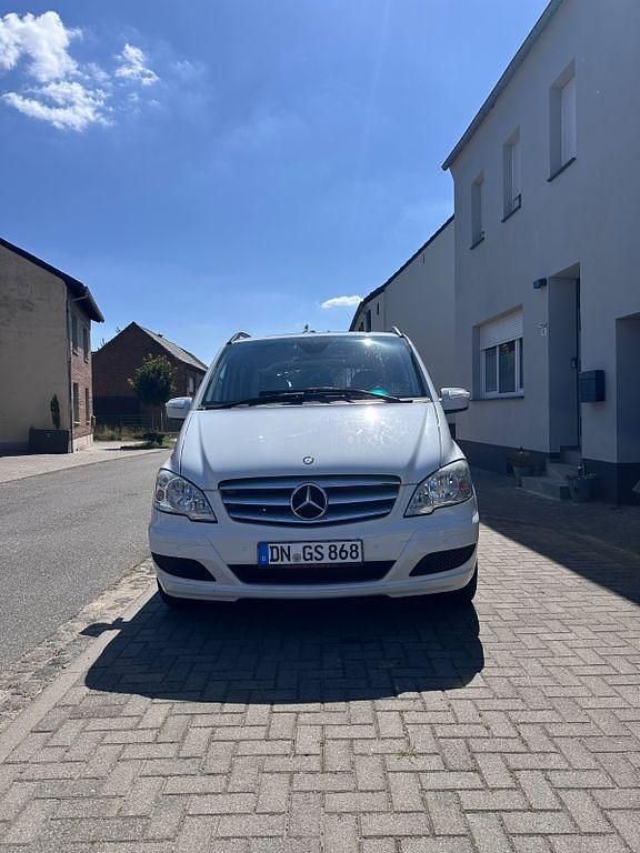 Weiß Gebraucht 2013 Mercedes Viano Van / Kleinbus | 15.999 € (Superpreis) - Bild 1/4