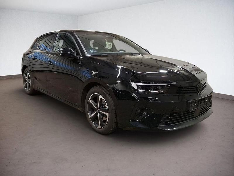Gebraucht Opel Astra 131 PS (96 kW) 2025 Schwarz Limousine