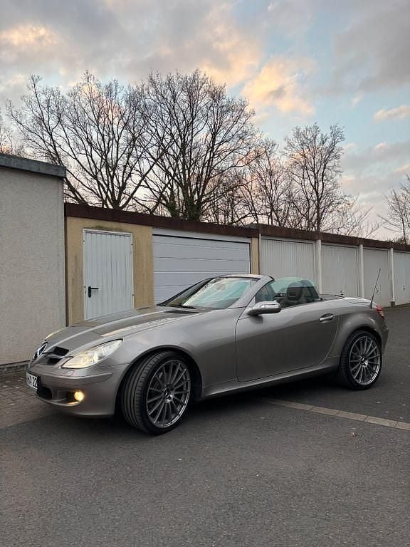 Gebraucht Mercedes SLK280 231 PS (169 kW) 2007 Silber Cabrio
