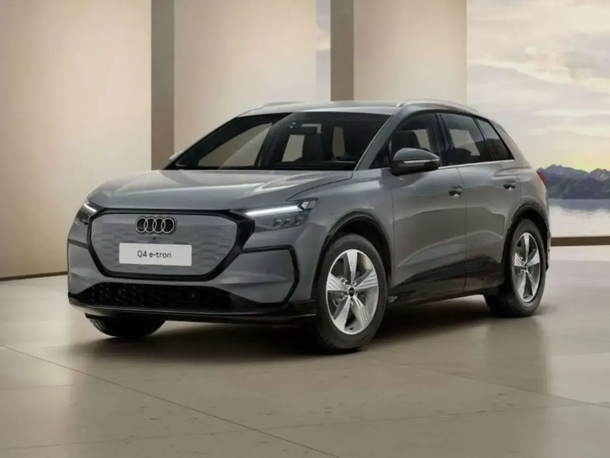 Neu Audi Q4 e-tron 150 kW (204 PS) 2026 Grau SUV
