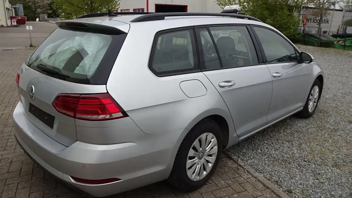 Gebraucht VW Golf VII Trendline 116 PS (85 kW) 2020 Silber Kombi