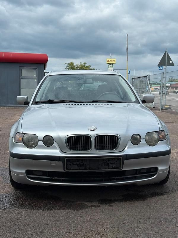 Silber Gebraucht 2000 BMW 316 Kombi | 1.600 € - Bild 1/4