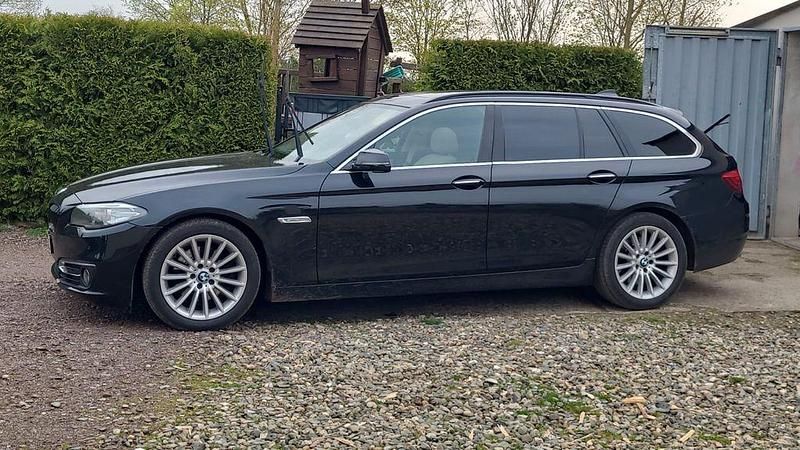 Gebraucht BMW 520 Luxury Line 184 PS (135 kW) 2013 Schwarz Kombi