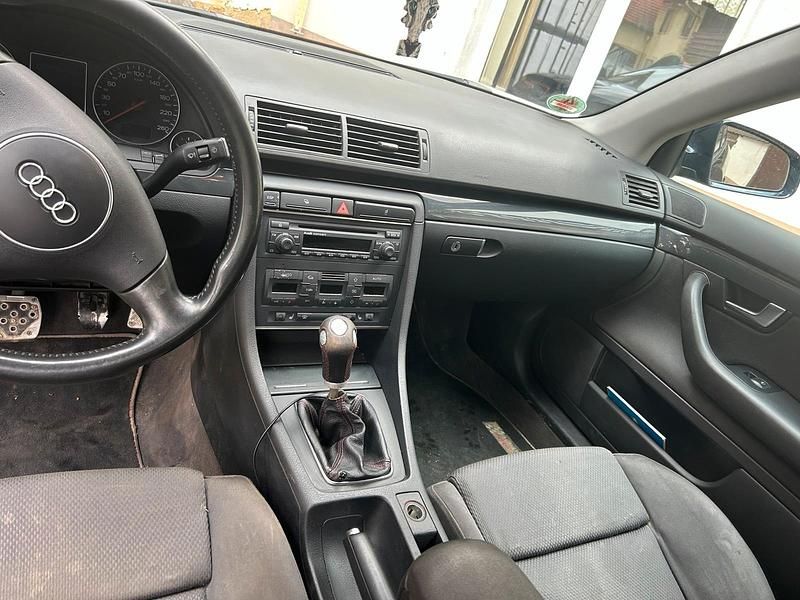 Usata Audi A4 133 CV (97 kW) 2004 Blu Berlina