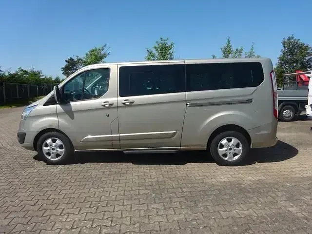 Gebraucht Ford Tourneo Custom Titanium 155 PS (114 kW) 2016 Grau Van