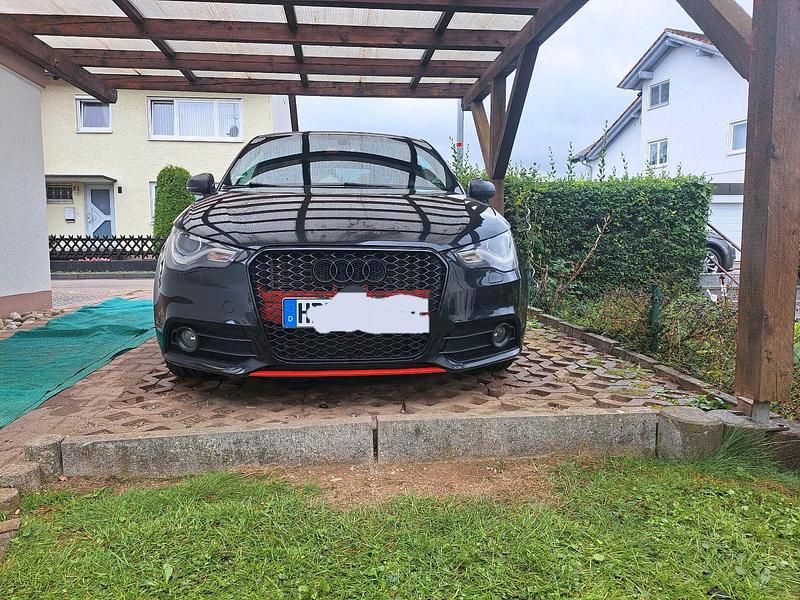 Schwarz Gebraucht 2012 Audi A1 S-Line Kleinwagen | 7.150 € (Fairer Preis) - Bild 1/1