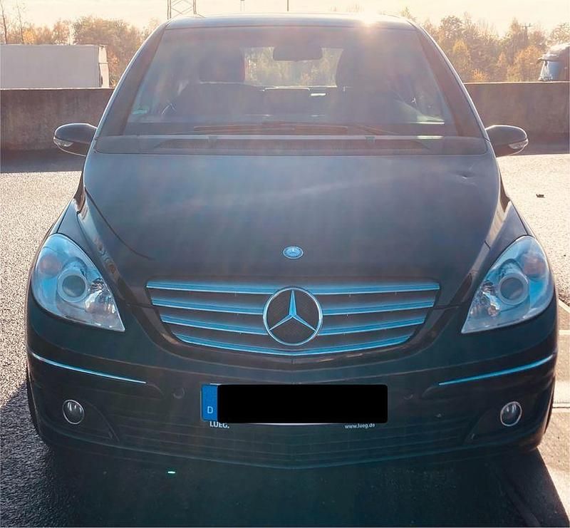 Gebraucht Mercedes B200 136 PS (100 kW) 2008 Schwarz Van / Kleinbus