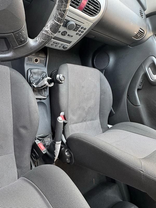 Gebraucht Opel Corsa 75 PS (55 kW) 2006 Blau Kleinwagen