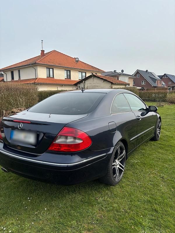 Gebraucht Mercedes CLK220 150 PS (110 kW) 2007 Blau Coupé