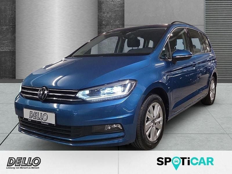 Gebraucht VW Touran Comfortline 150 PS (110 kW) 2022 Caribbean blue metallic Van / Kleinbus