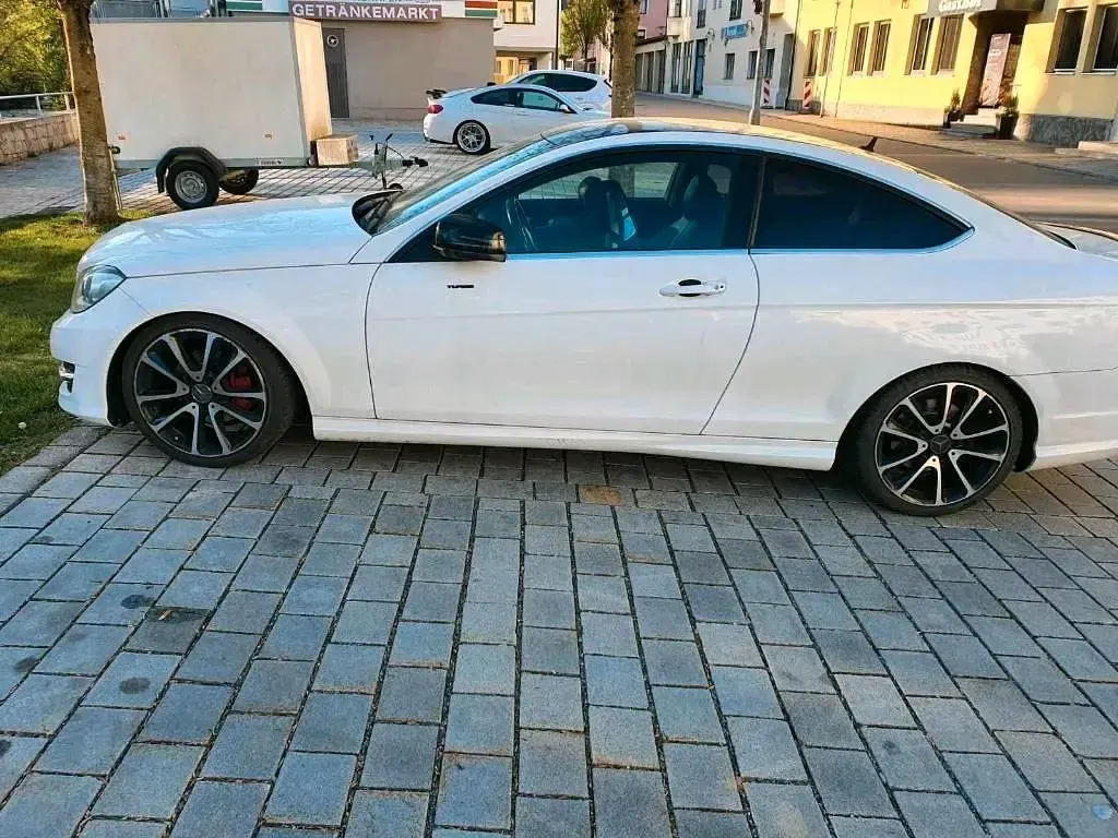 Gebraucht Mercedes C220 170 PS (125 kW) 2013 Weiß Coupé