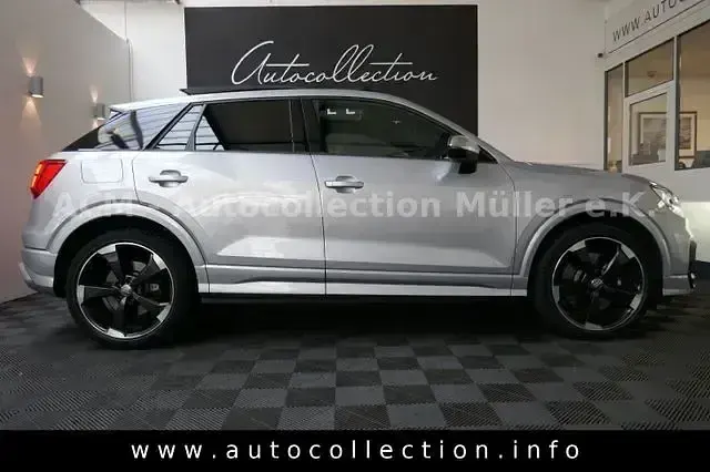 Gebraucht Audi SQ2 Sport 301 PS (221 kW) 2019 Florettsilber (metallic) SUV