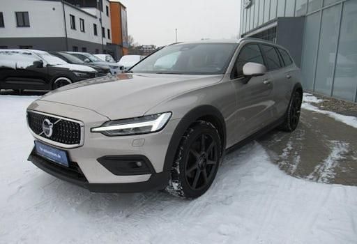 Gebraucht Volvo V60 CC Ultimate 197 PS (144 kW) 2023 Gold Kombi