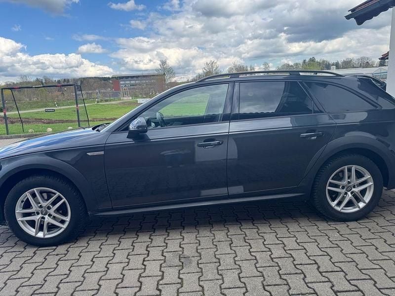Gebraucht Audi A4 Allroad 163 PS (119 kW) 2018 Grau Kombi