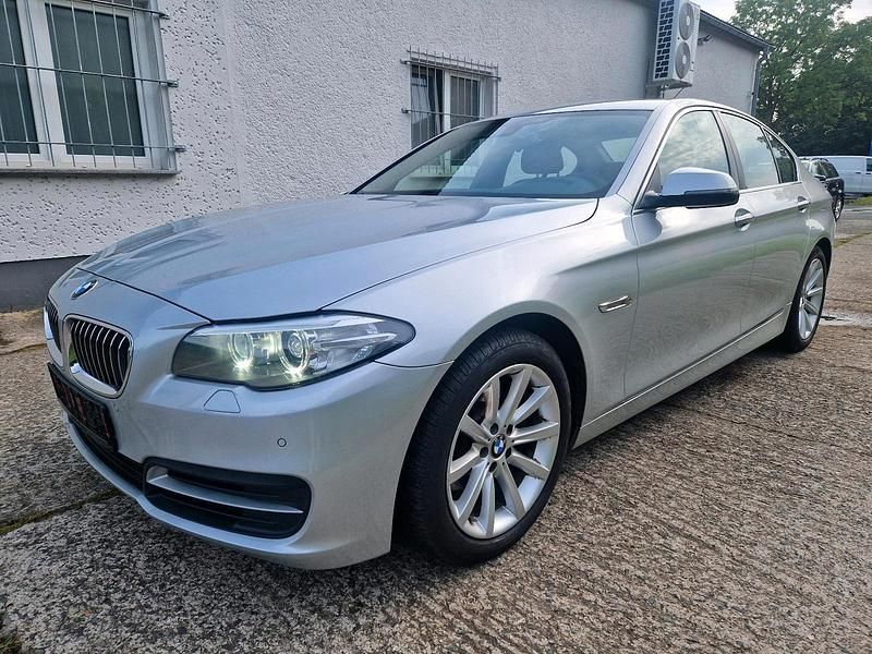 Silber Gebraucht 2014 BMW 520 Limousine | 8.500 € (Superpreis) - Bild 1/4