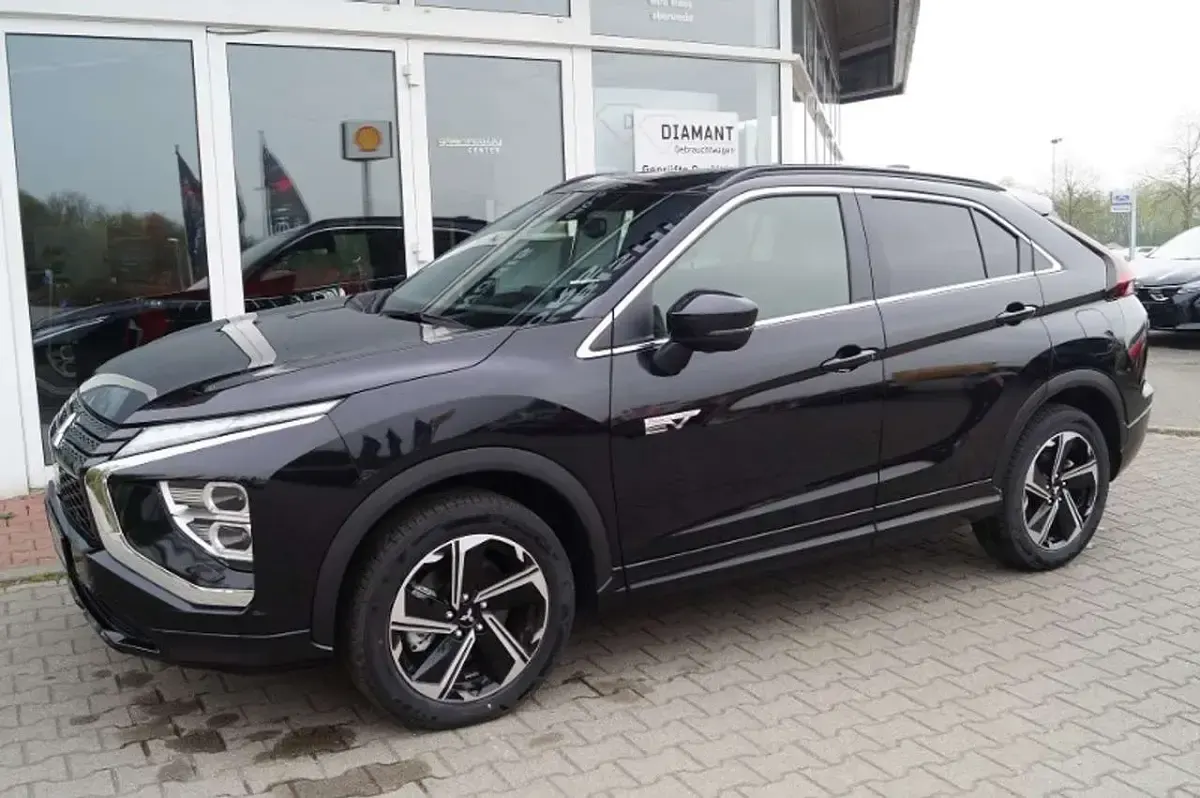Gebraucht Mitsubishi Eclipse Cross Select 188 PS (138 kW) 2025 Pantherschwarz SUV