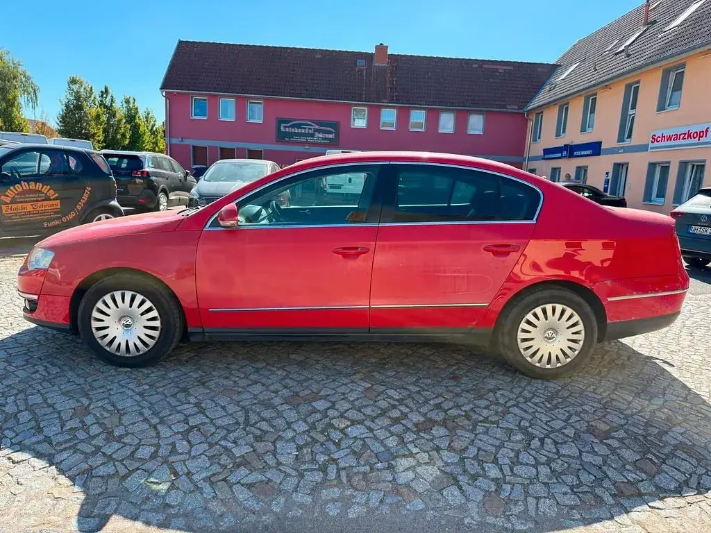 Gebraucht VW Passat Comfortline 105 PS (77 kW) 2006 Tornadorot Limousine